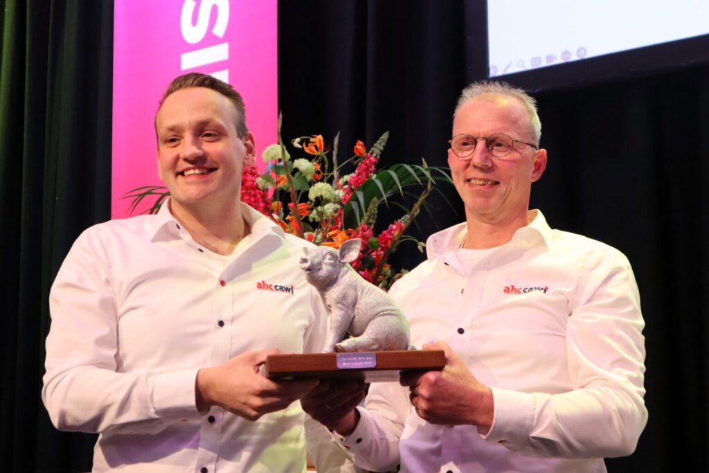WINNAAR HBIVV Pullsfeeder van Ben Voetdijk en Herbert Dimmendaal
